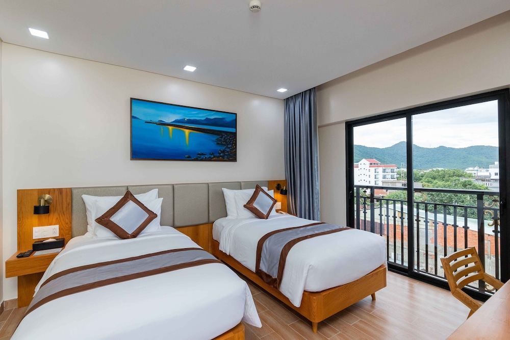 Deluxe Twin Room, Mountain View photo 3