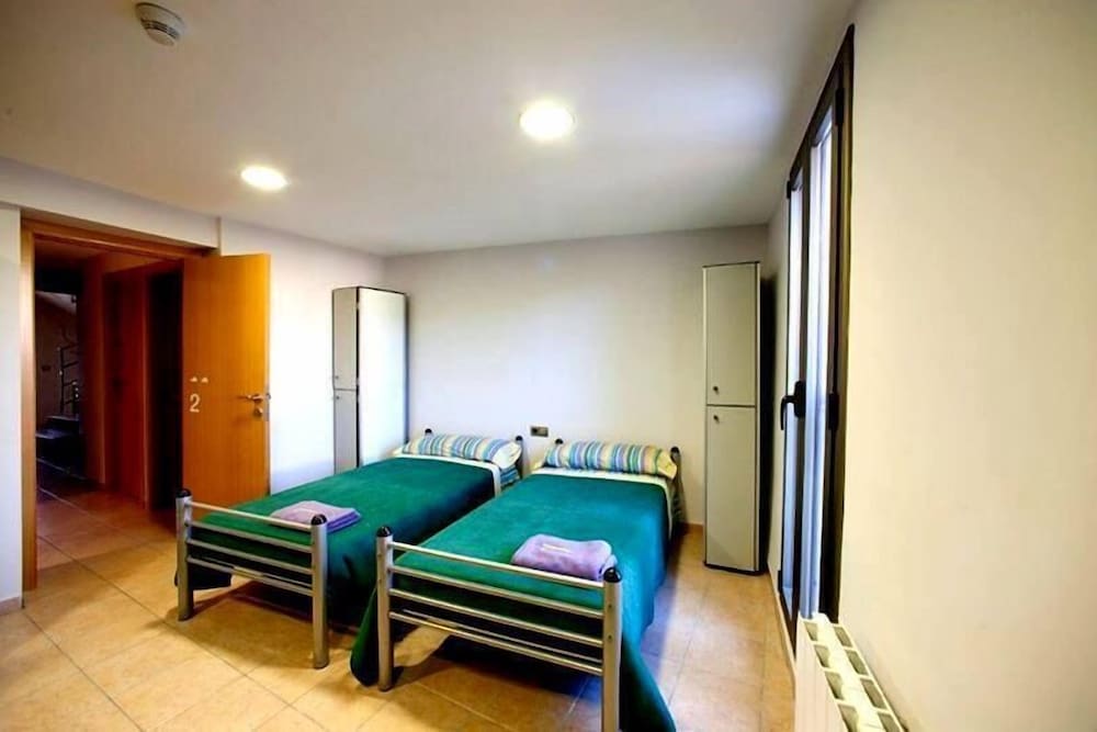 Family Room, Mountain View (2 Adults + 2 Children)