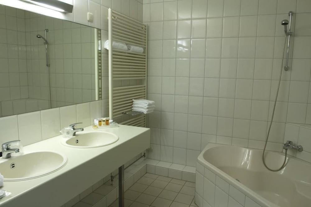 Executive Room - Photo 3