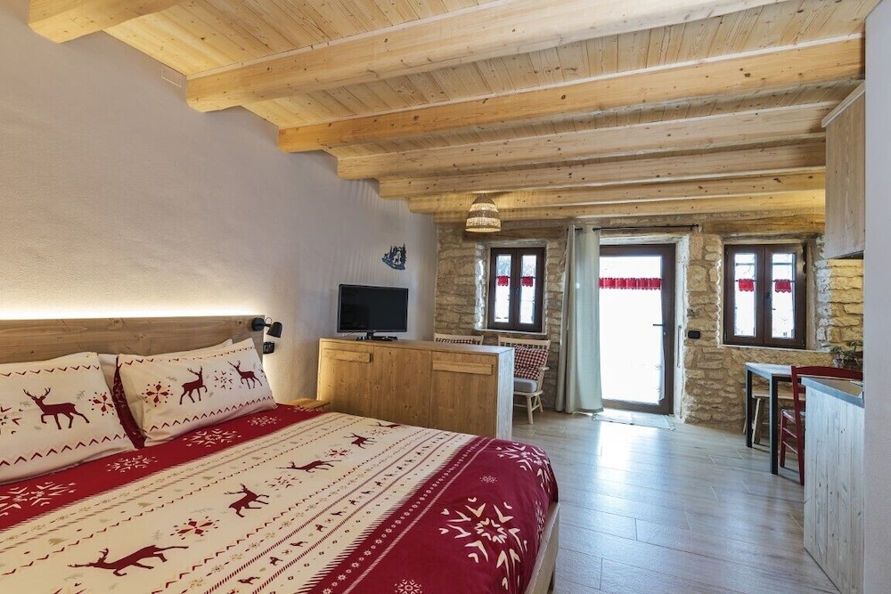 Exclusive Studio, 1 King Bed with Sofa bed, Kitchenette, Ground Floor