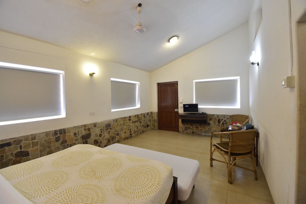 Standard Single Room - Photo 8