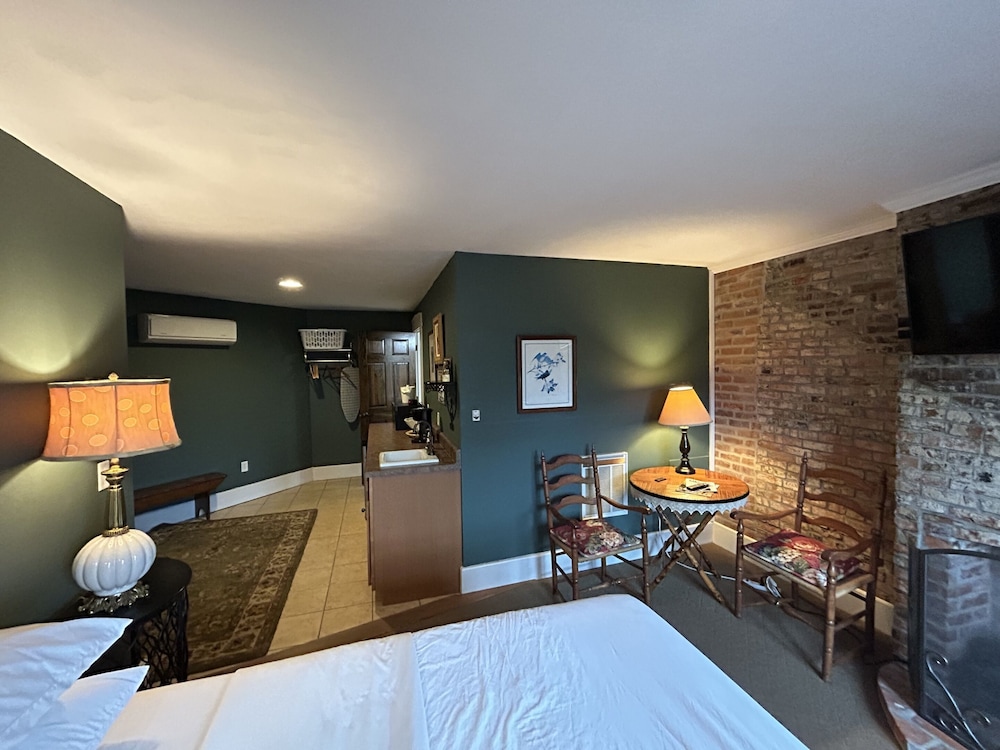 Double Room, Ensuite (Queen Suite) photo 1