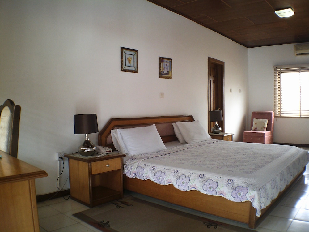 Deluxe Room, 1 King Bed photo 1