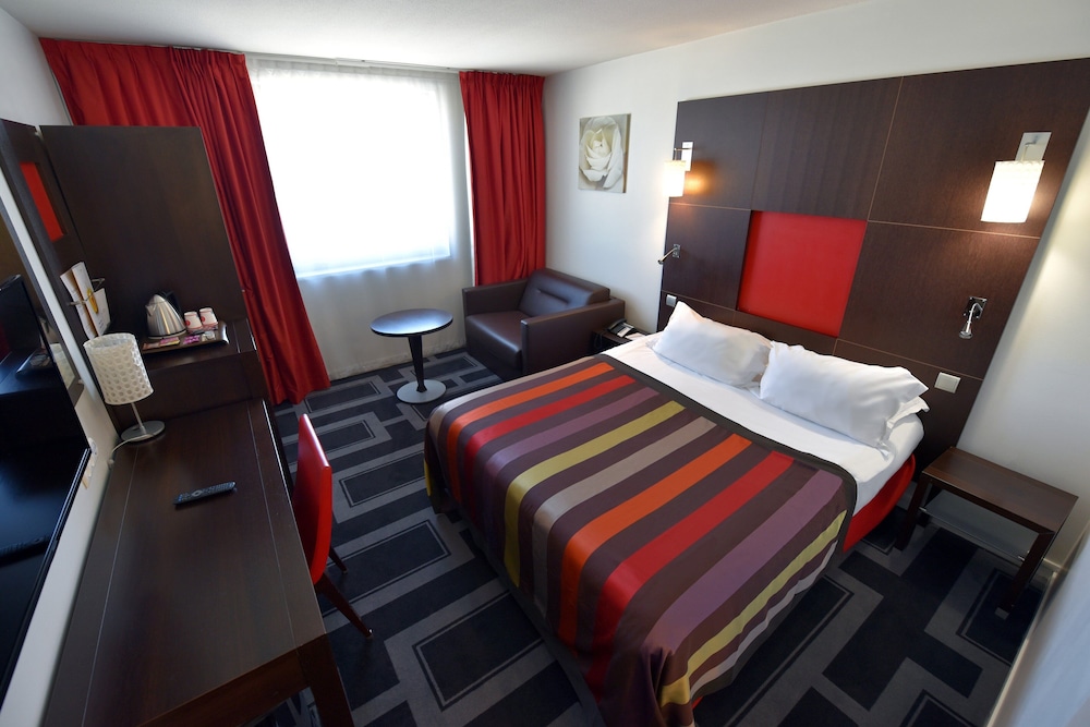 Standard Room, 1 Double Bed, City View - Photo 3