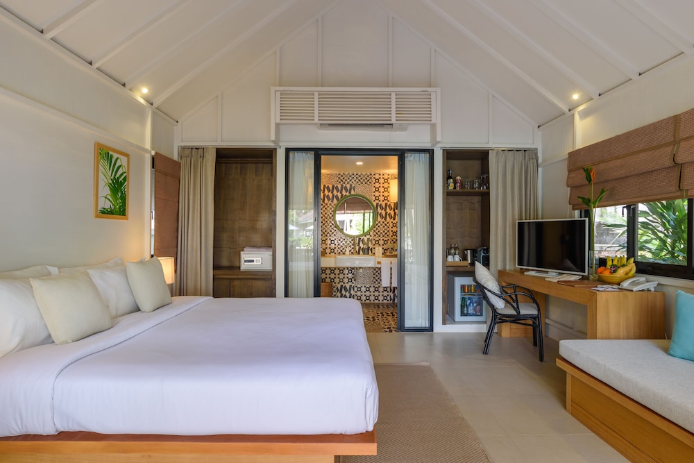 Villa, 1 King Bed, Garden View, Garden Area - Photo 3