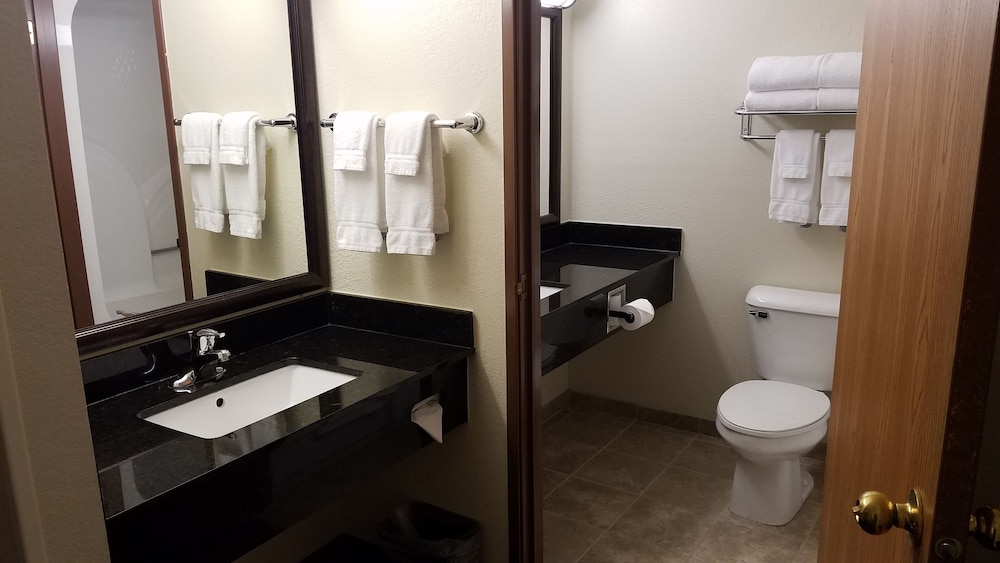 Executive Room, 2 Queen Beds, Non Smoking - Photo 7