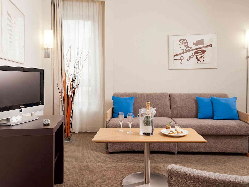 Suite, 1 Double Bed - Photo 2