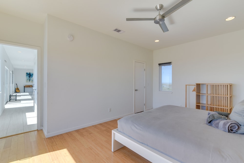 House (4 Bedrooms) photo 2