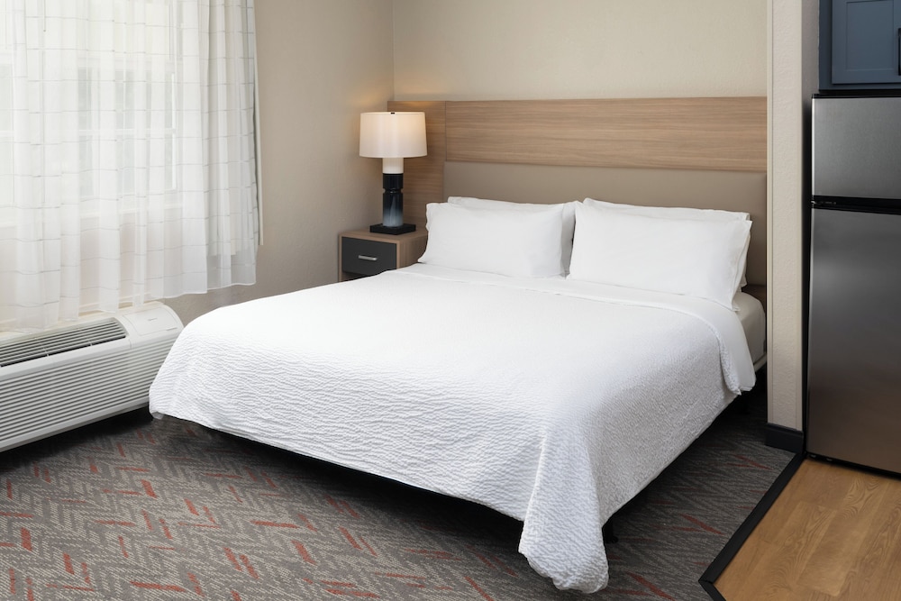 Studio, 1 King Bed, Mobility Accessible (Communications, Accessible Tub) - Photo 4