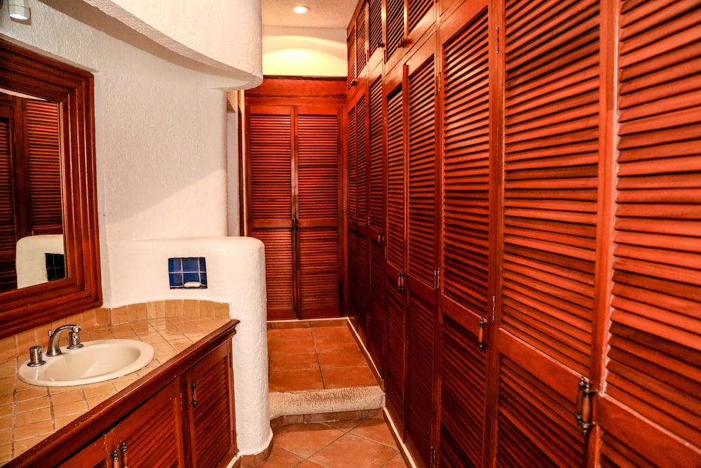 Standard Room, 1 Bedroom (Private Room ) - Photo 2