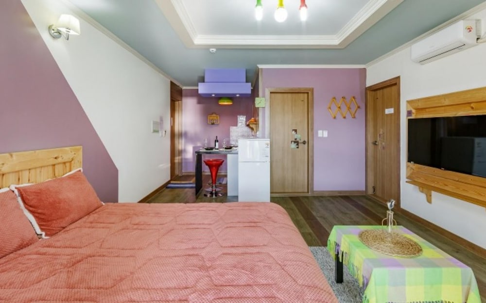 Room (M01 (full villa))