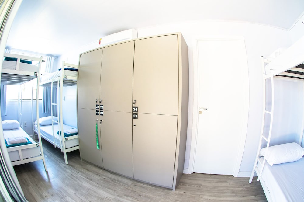 Standard Shared Dormitory, Women only, Private Bathroom photo 2