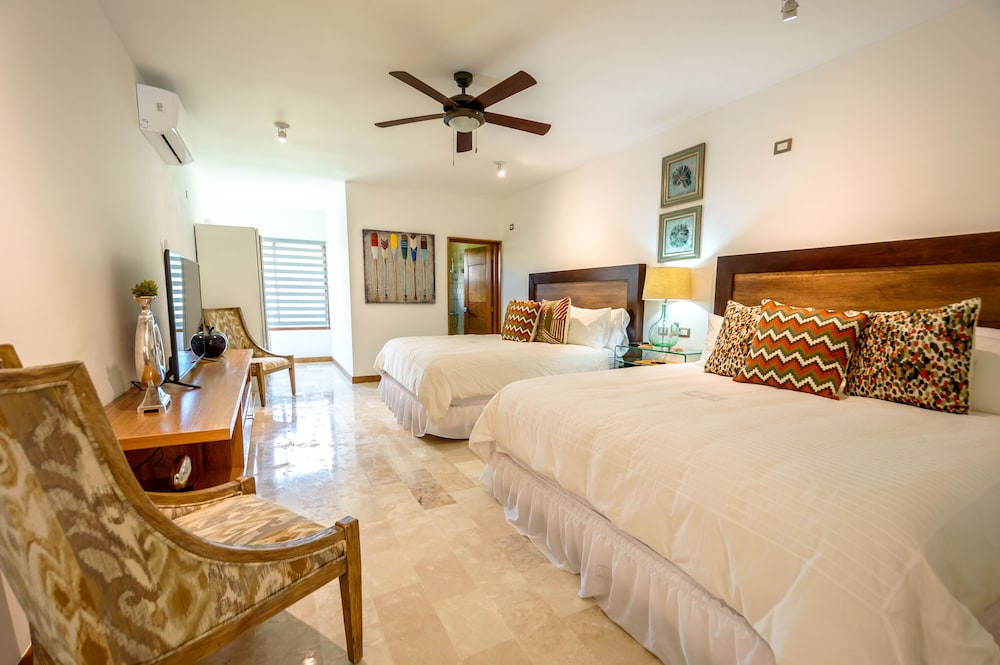 Luxury Villa photo 3
