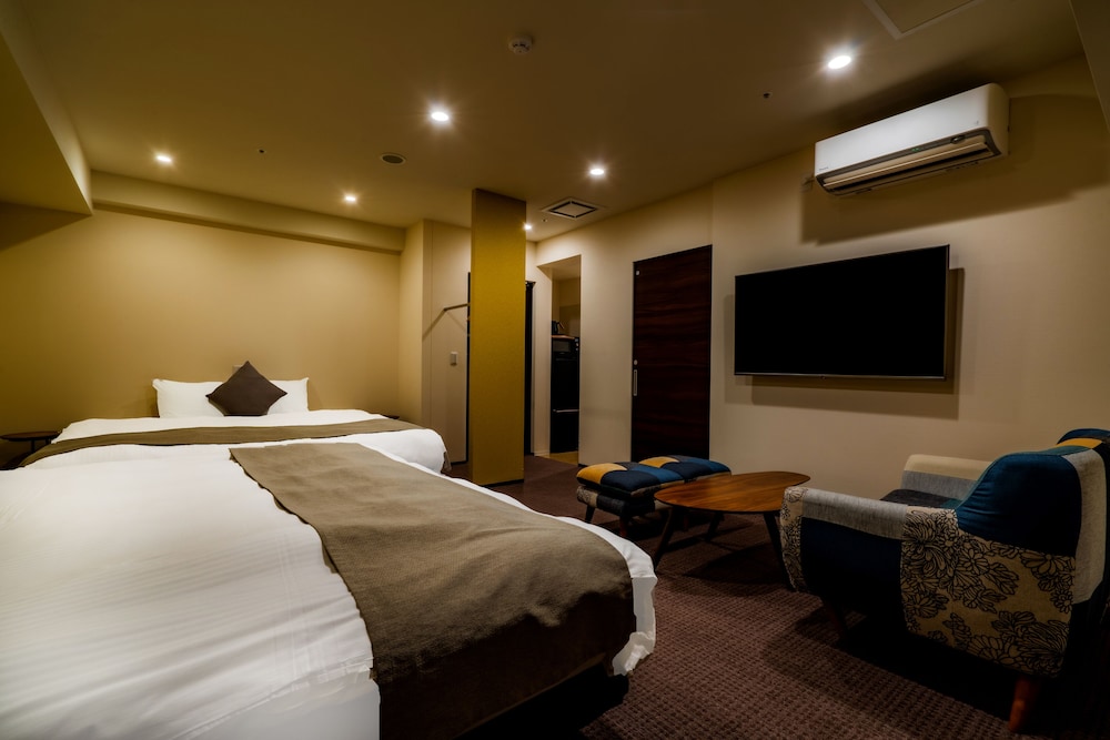 Club Studio Suite, Multiple Beds, Non Smoking, Kitchen - Photo 2