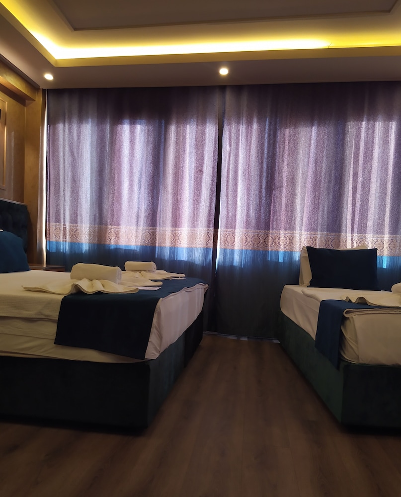 Family Quadruple Room photo 2