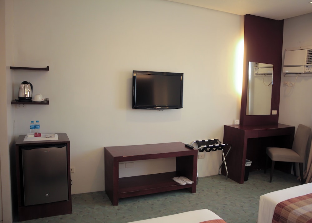 Deluxe Room - Photo 8