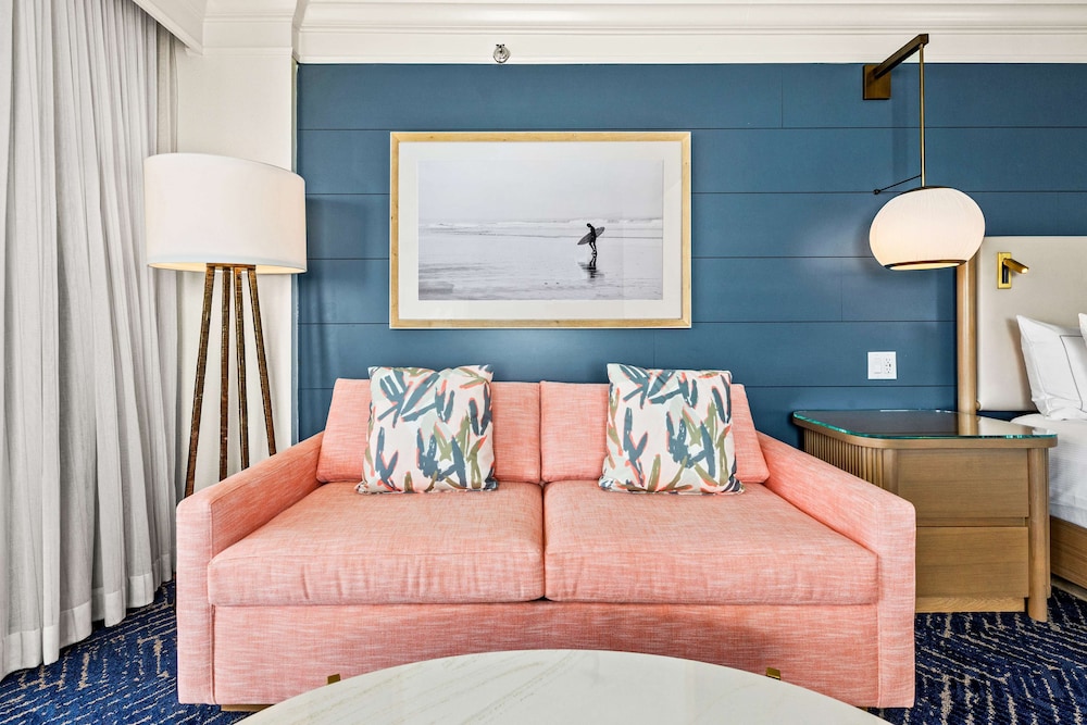 Premium Room, 1 King Bed, Beachfront photo 3
