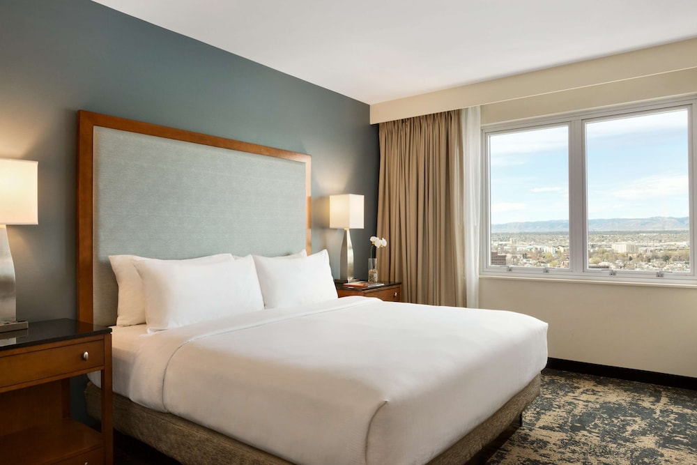 Suite, 1 King Bed, Non Smoking - Photo 5
