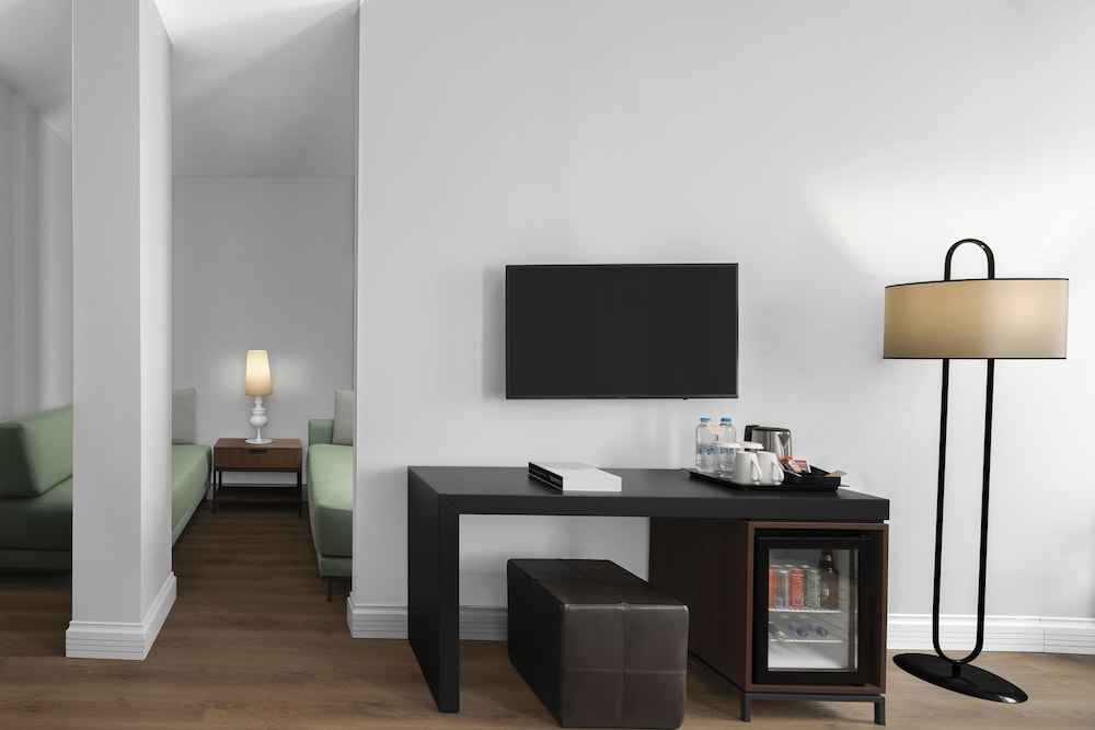Deluxe Family Room photo 3
