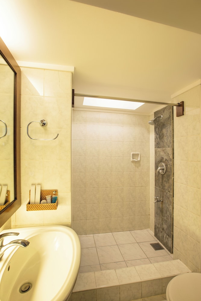 Standard Double or Twin Room photo 3