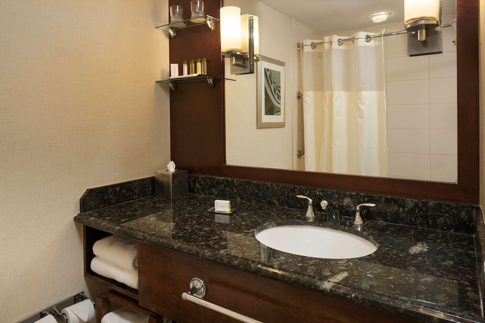 Classic Room, 2 Queen Beds, Accessible, Bathtub - Photo 7