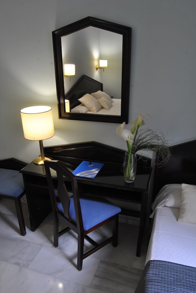 Triple Room, 3 Twin Beds - Photo 6
