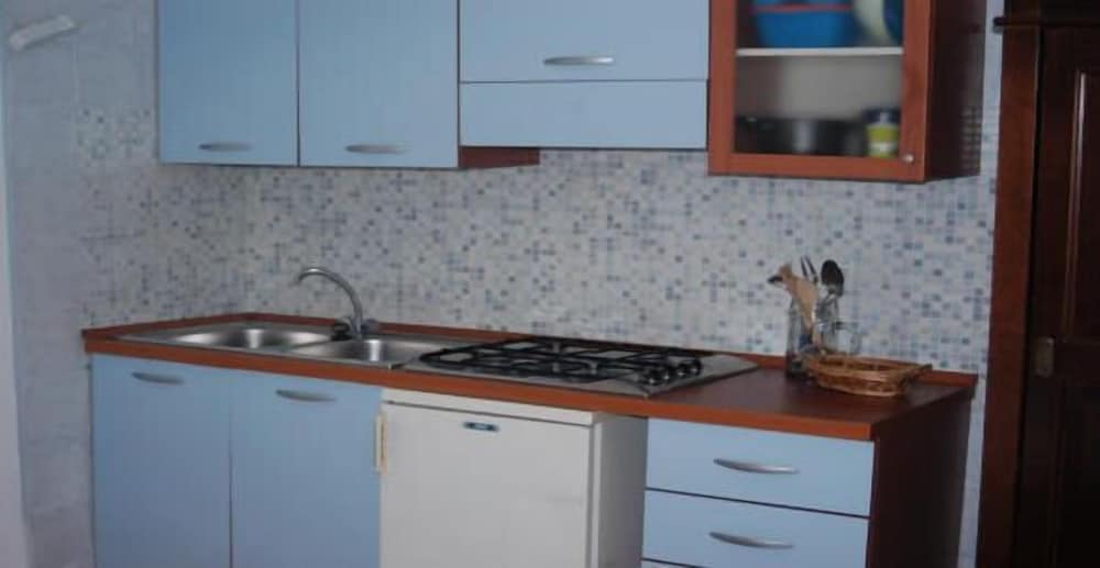 Basic Studio, 1 Bedroom, Kitchenette, Courtyard Area photo 3