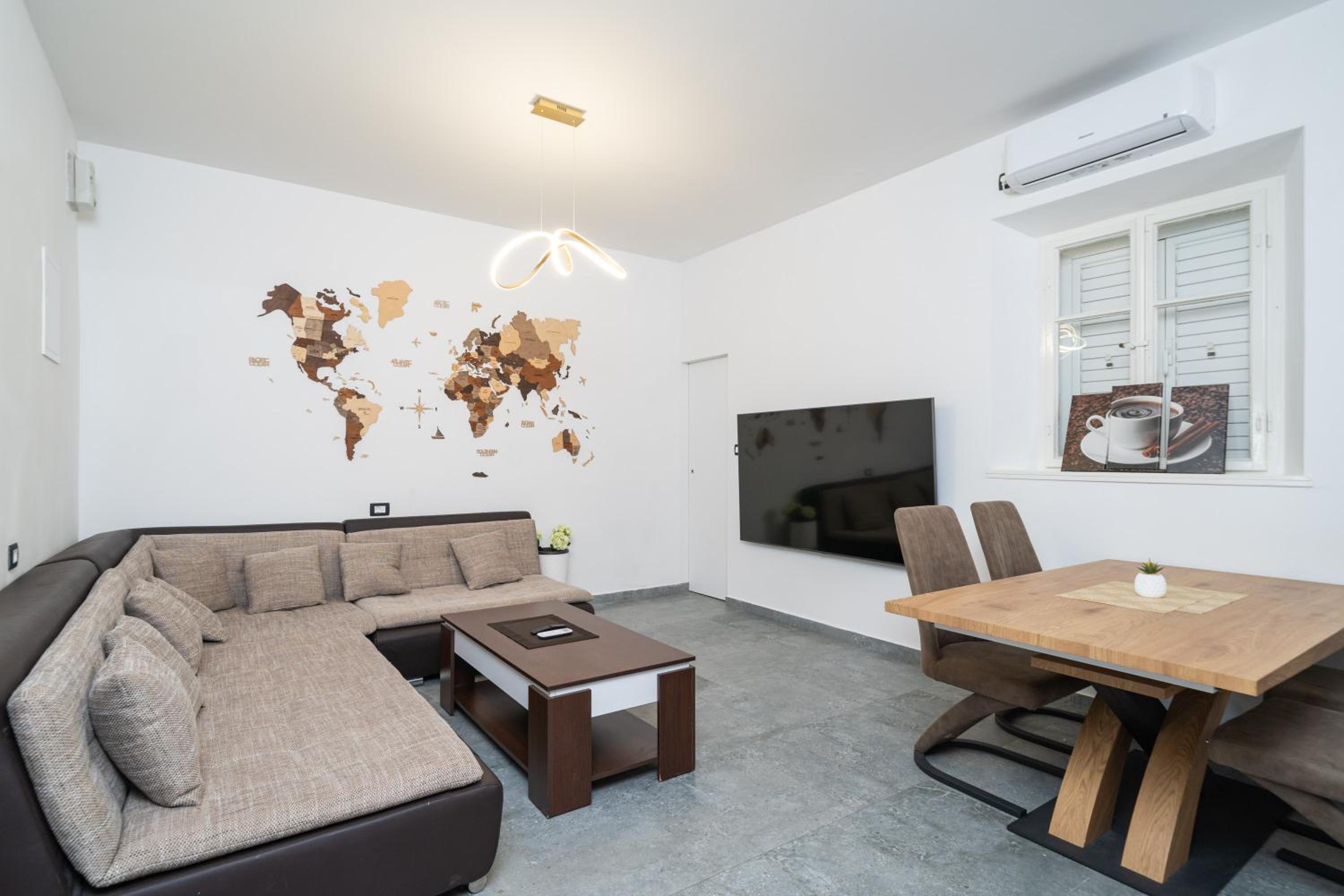 Two Bedroom Apartment with Terrace and Sea View