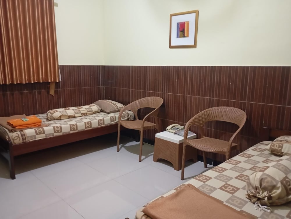 Economy Twin Room