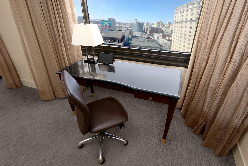 Junior Suite, 1 King Bed - Photo 1