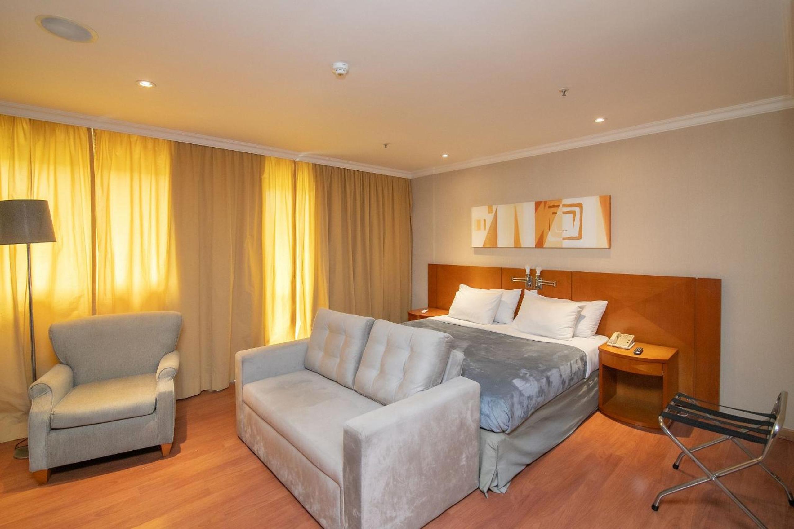 King Suite with Pool View