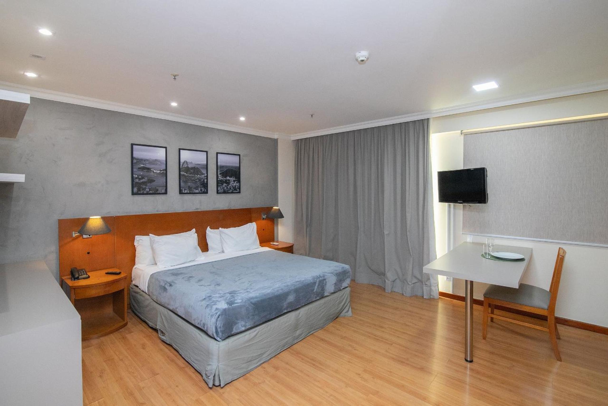 King Suite with Pool View