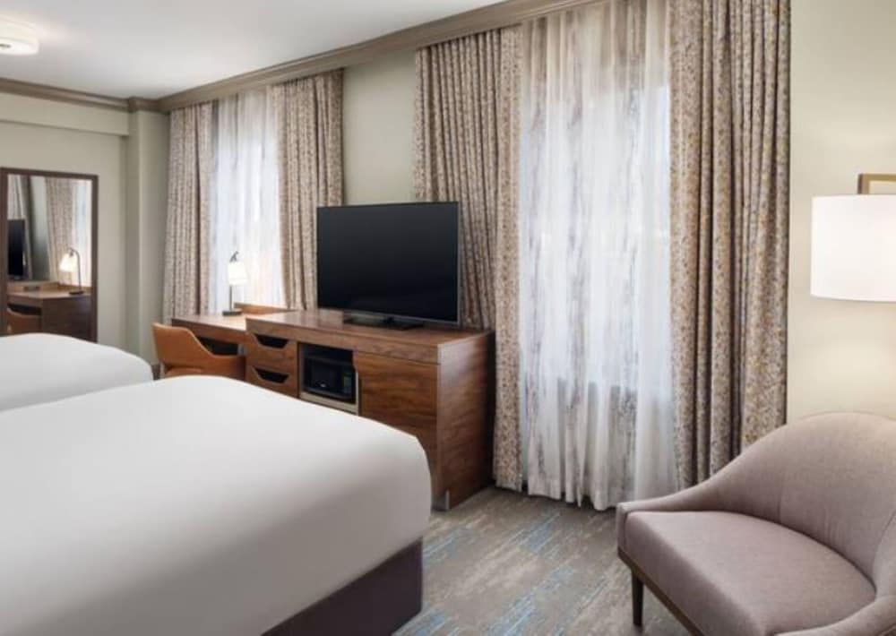 Room, Multiple Beds, City View - Photo 6