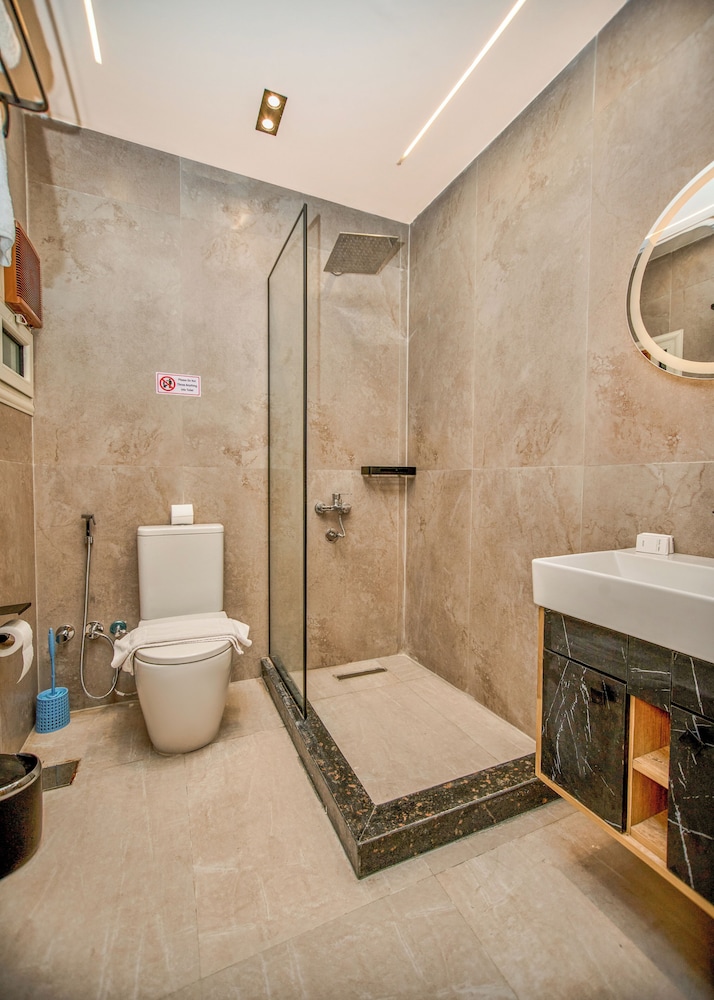 Superior Triple Room, 3 Twin Beds, City View photo 2