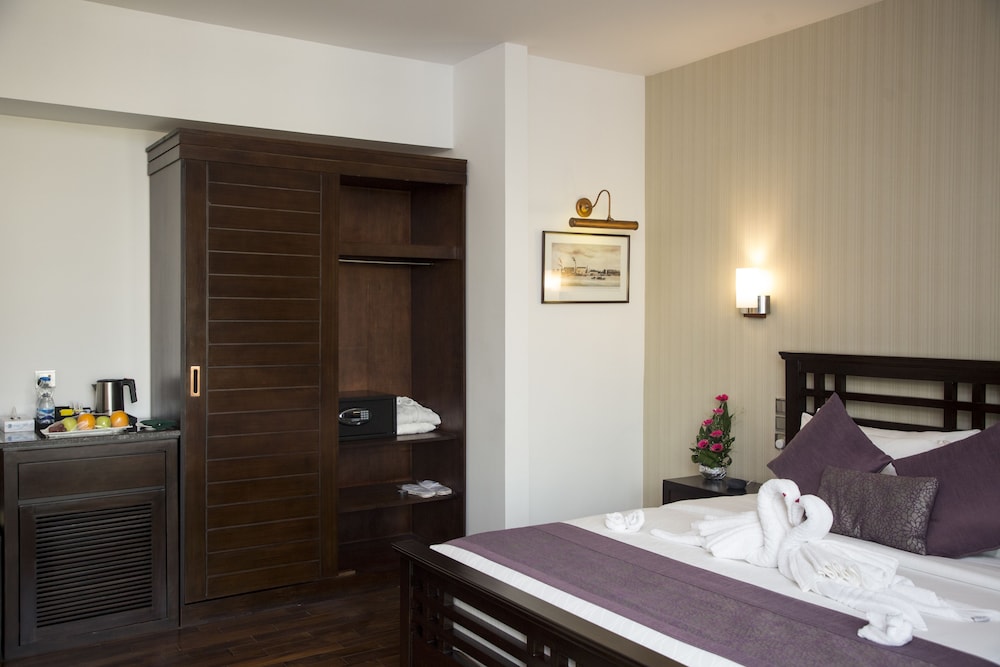 Premium Suite - Photo 3