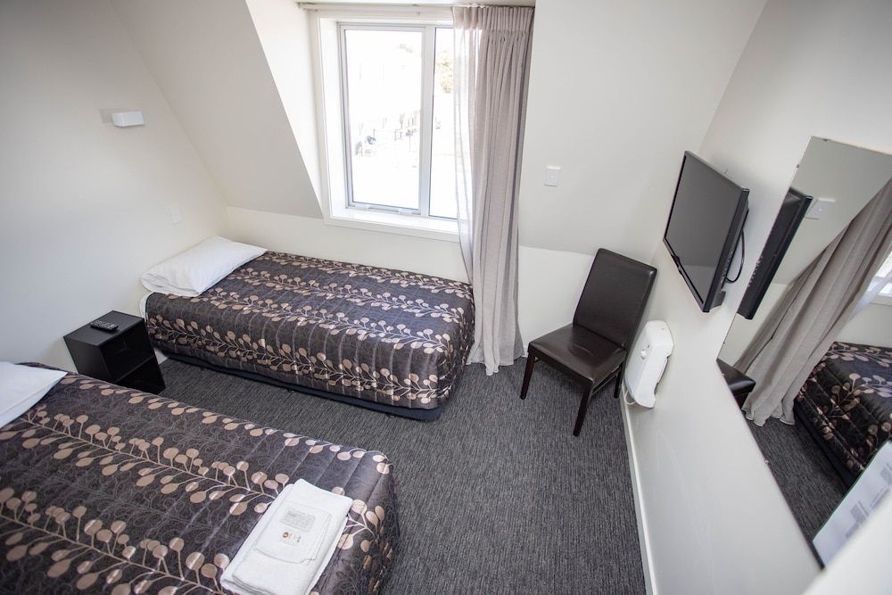Standard Studio, 2 Twin Beds, Ensuite photo 1