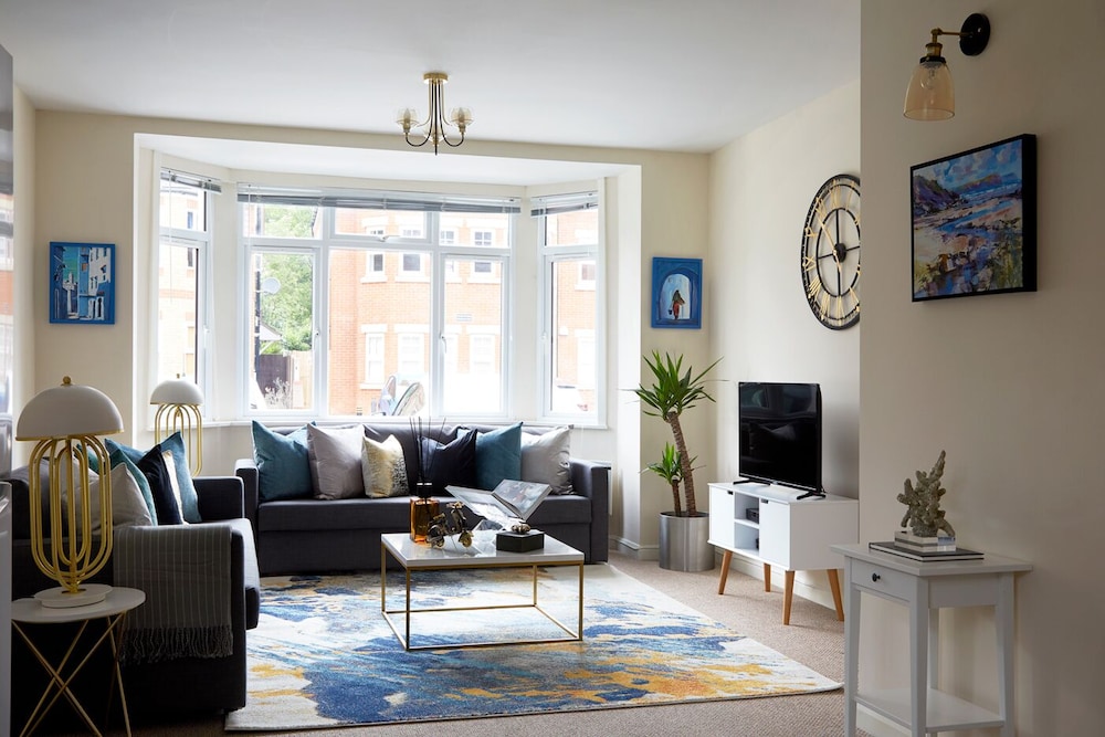 Signature Apartment photo 2