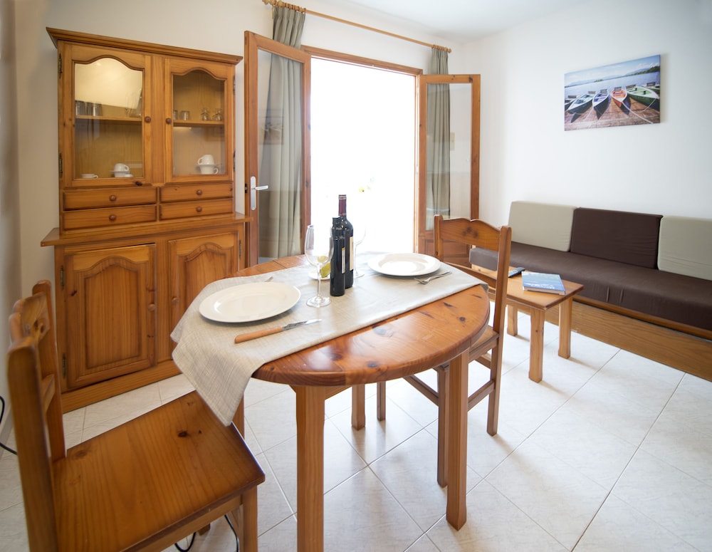Apartment, 2 Bedrooms, Terrace photo 2