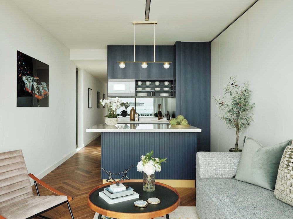 1 Bedroom Trackside Residence