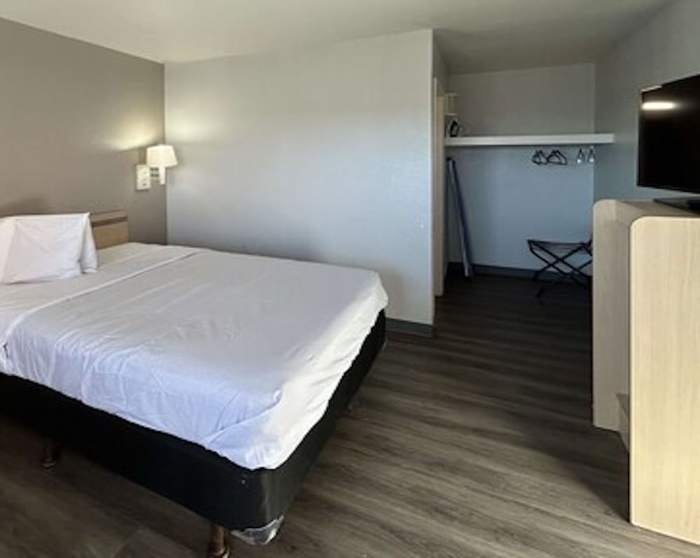 Standard Room, 1 Double Bed, Non Smoking photo 2