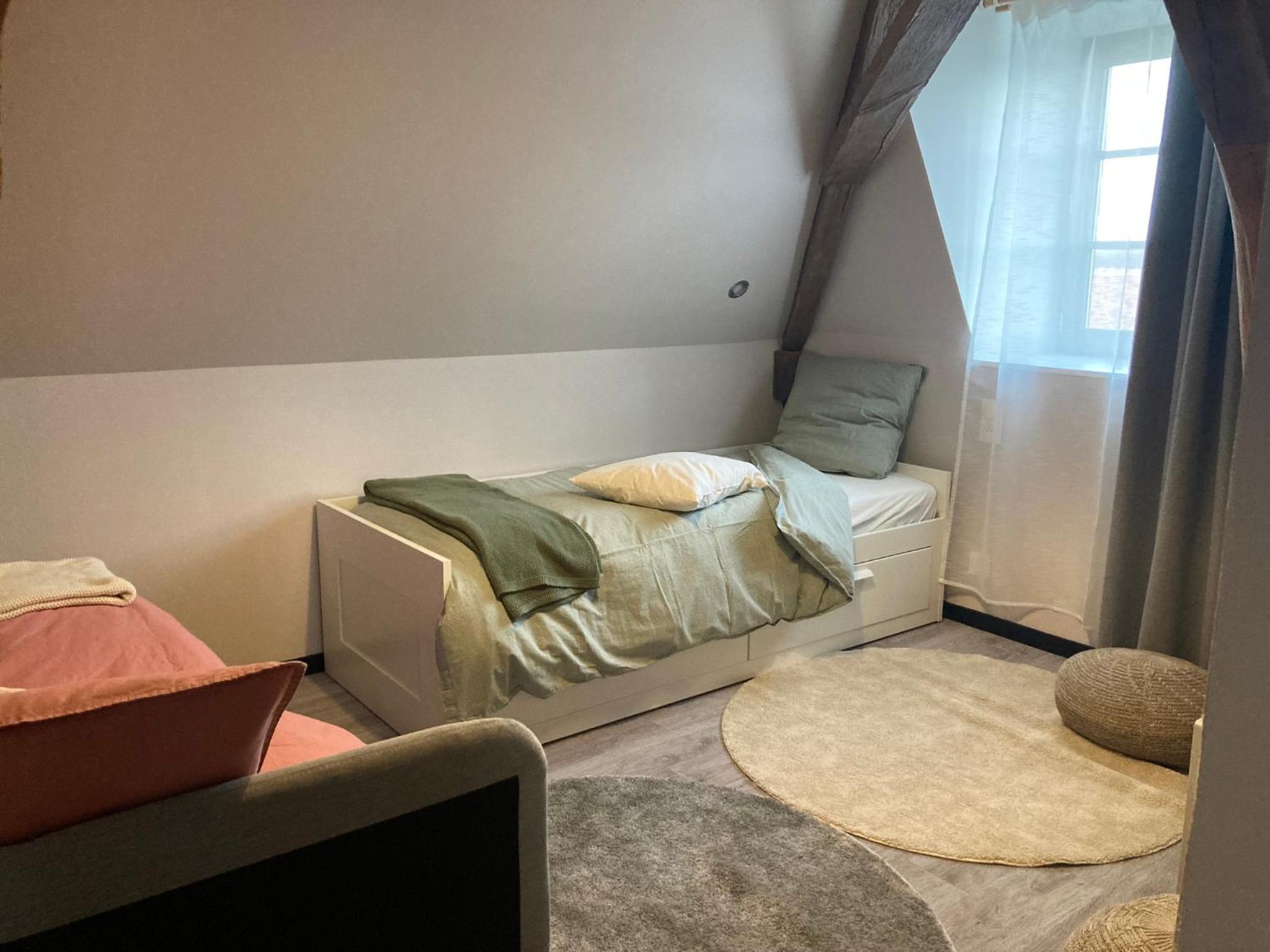 Family Room with Private Bathroom photo 2