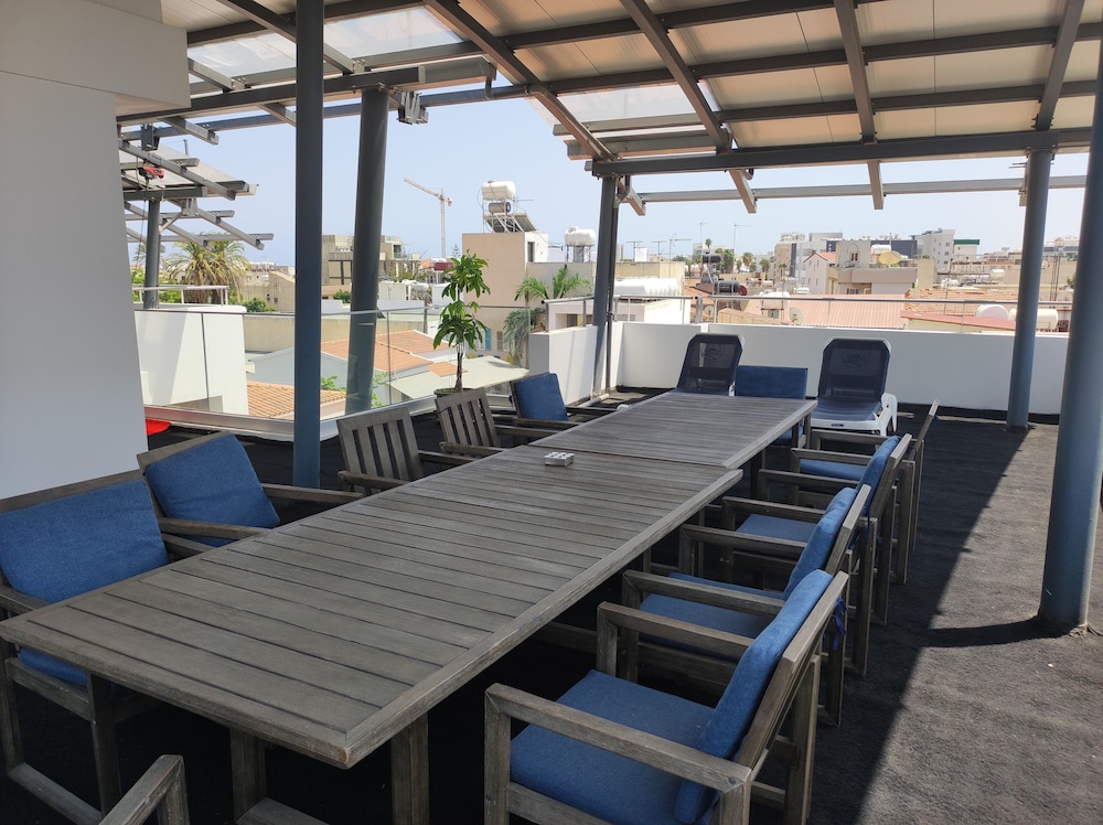 Standard Duplex, Patio photo 3