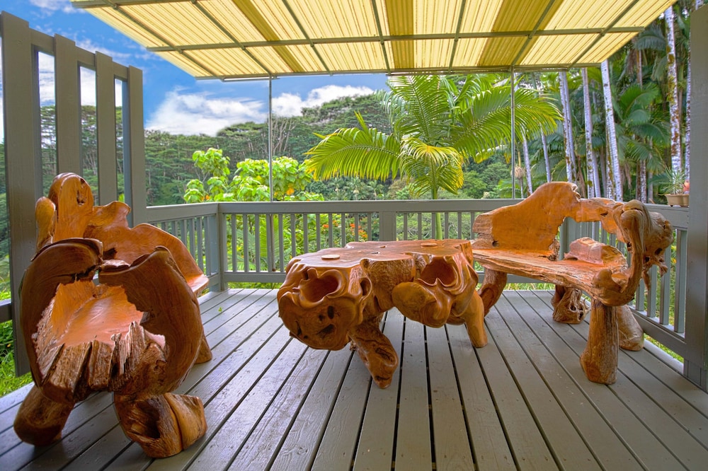 Deluxe Bungalow, 1 Queen Bed, Lanai, River View photo 2