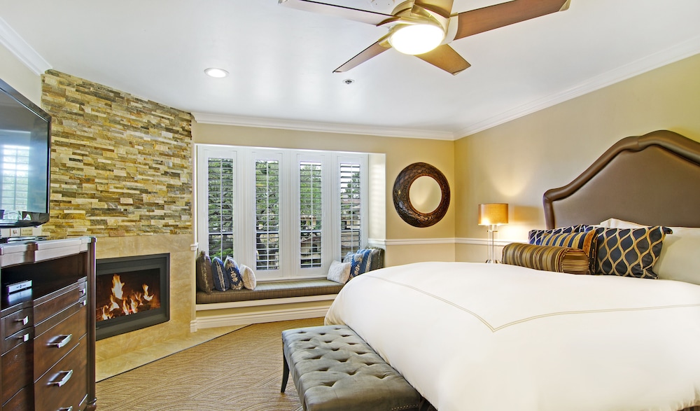 Deluxe Room, 1 King Bed