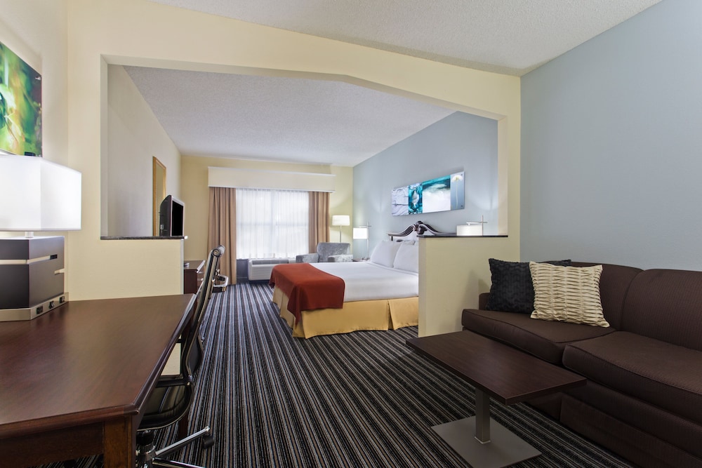 Suite, 1 King Bed (Additional Living Area) - Photo 5