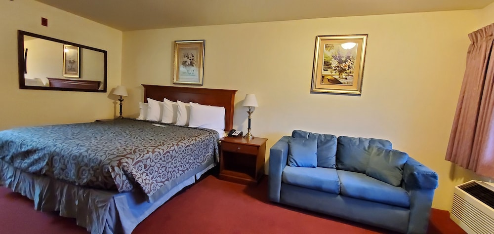 Executive Studio Suite, 1 King Bed with Sofa bed, Non Smoking - Photo 3