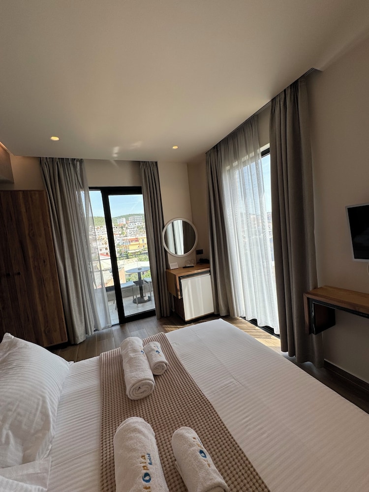 Deluxe Double Room, Balcony photo 2