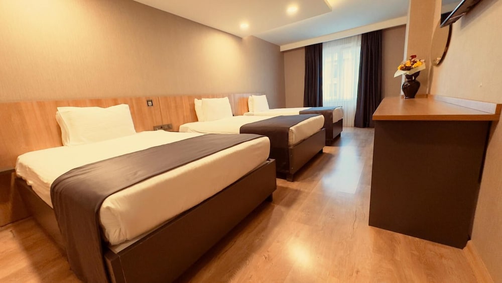 Standard Triple Room photo 2