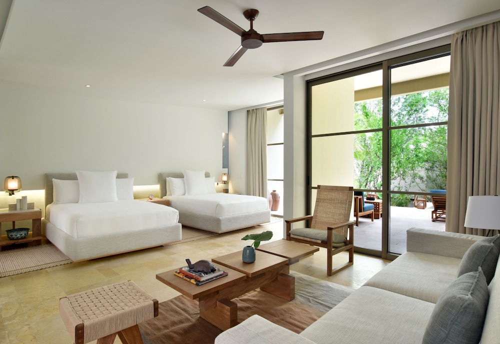 Studio Suite, 2 Queen Beds (Lagoon) - Photo 1