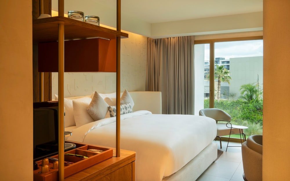 Standard Room, 1 King Bed
